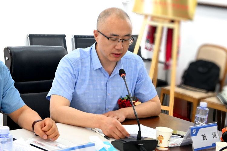 刘涛.png