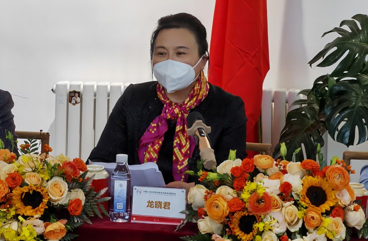 龙晓君(1).jpg