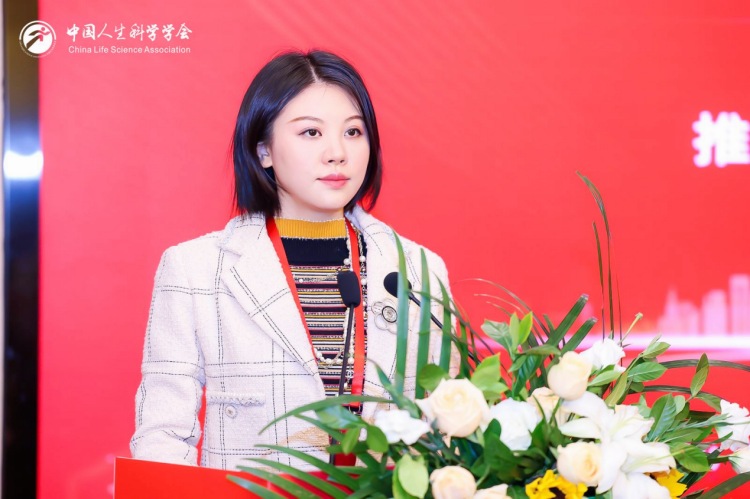 陈芸.png