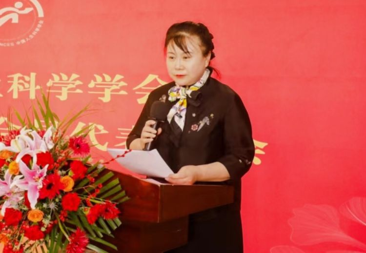 龙晓君1.jpg